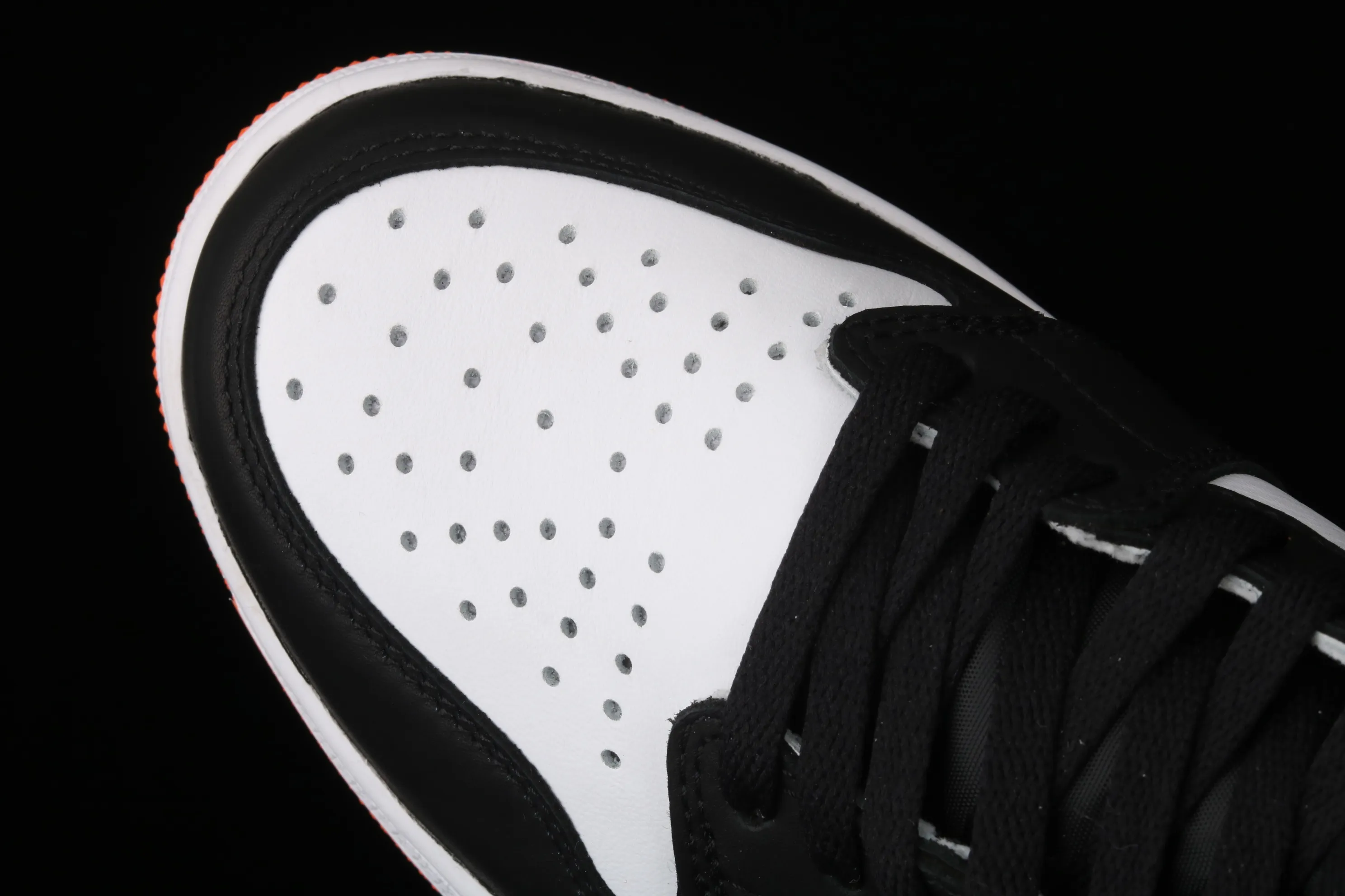 All Categories Air Jordan Jordan Series Basketball Shoes Air Jordan 1 High Air Jordan 1 High OG "Black Toe Shattered Backboard" AJ1 Joe 1 Shattered Backboard Black Toe High Top Basketball Shoes 555088-180